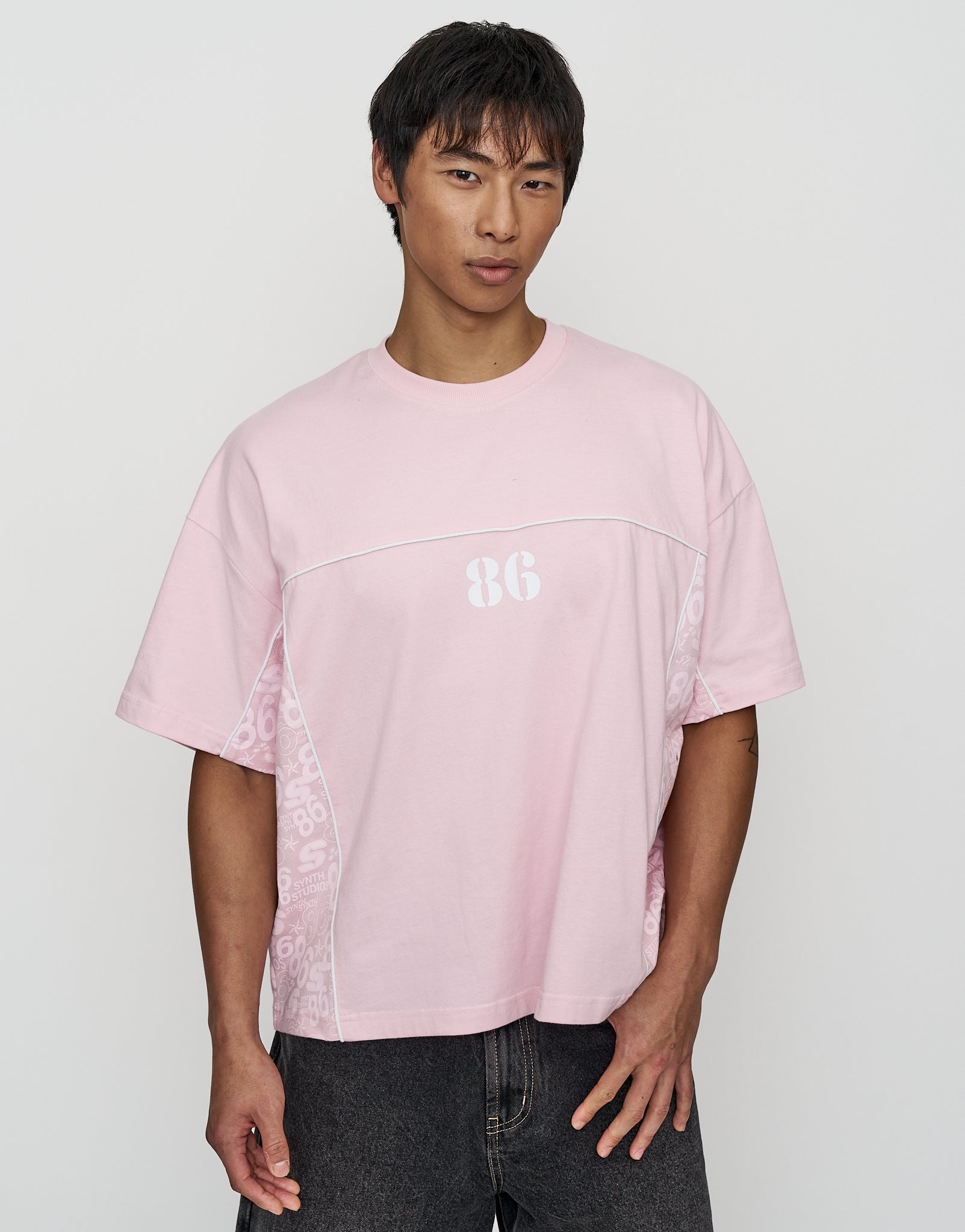 Synth Studios Piped Box Fit T Shirt in Pink Mist | Hallensteins AU