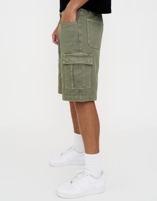 Twill Baggy Cargo Shorts in Iguana Detail2