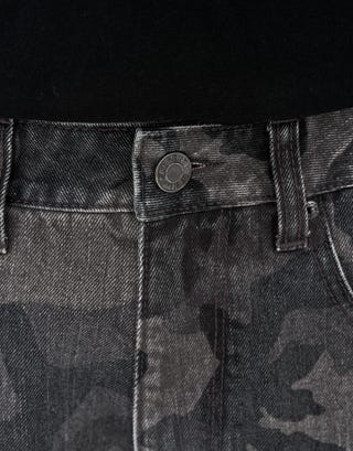 Baggy Camo Twill Pants in Camo Detail2