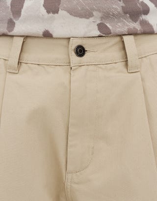 Baggy Fit Pleated Pants in Tan Detail2