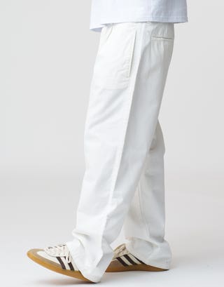 Baggy Fit Pleated Pants in White Detail2