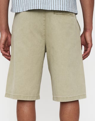 Baggy Fit Twill Pleated Shorts in Tan Back