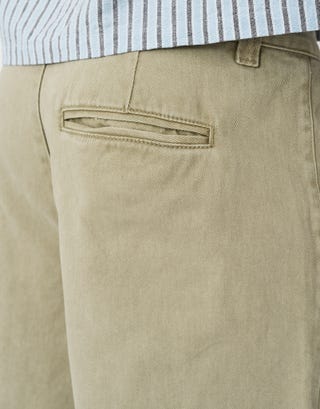 Baggy Fit Twill Pleated Shorts in Tan Detail3