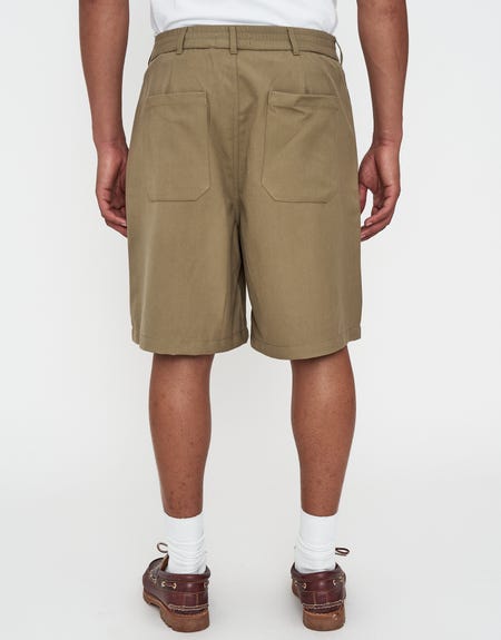Baggy Fit Pleated Shorts in Khaki Hallensteins AU