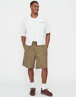 Baggy Fit Pleated Shorts in Khaki Full