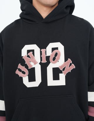 Union 32 Oversized Hoodie in Black Detail3