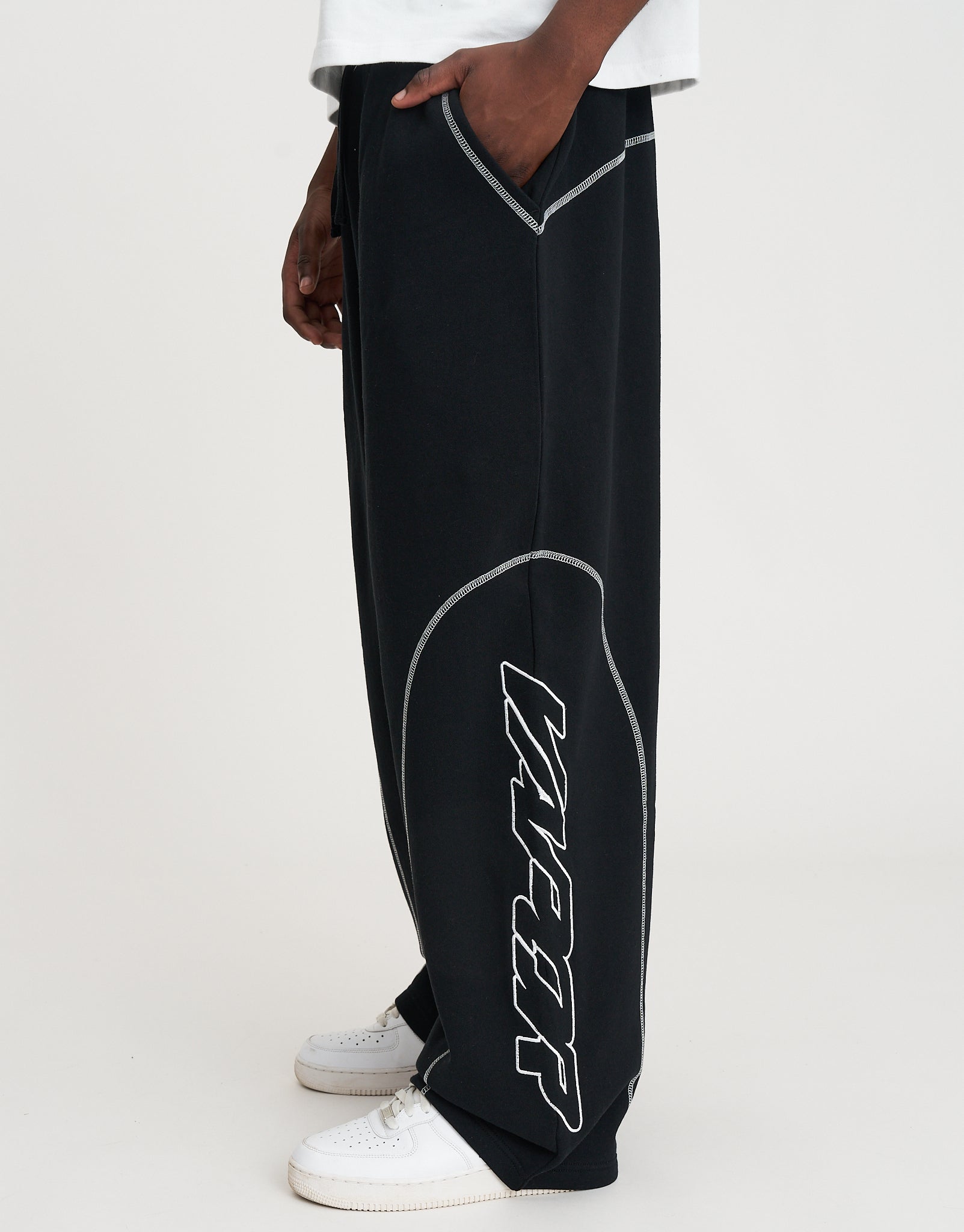Vapor Wide Leg Track Pants in Black | Hallensteins NZ