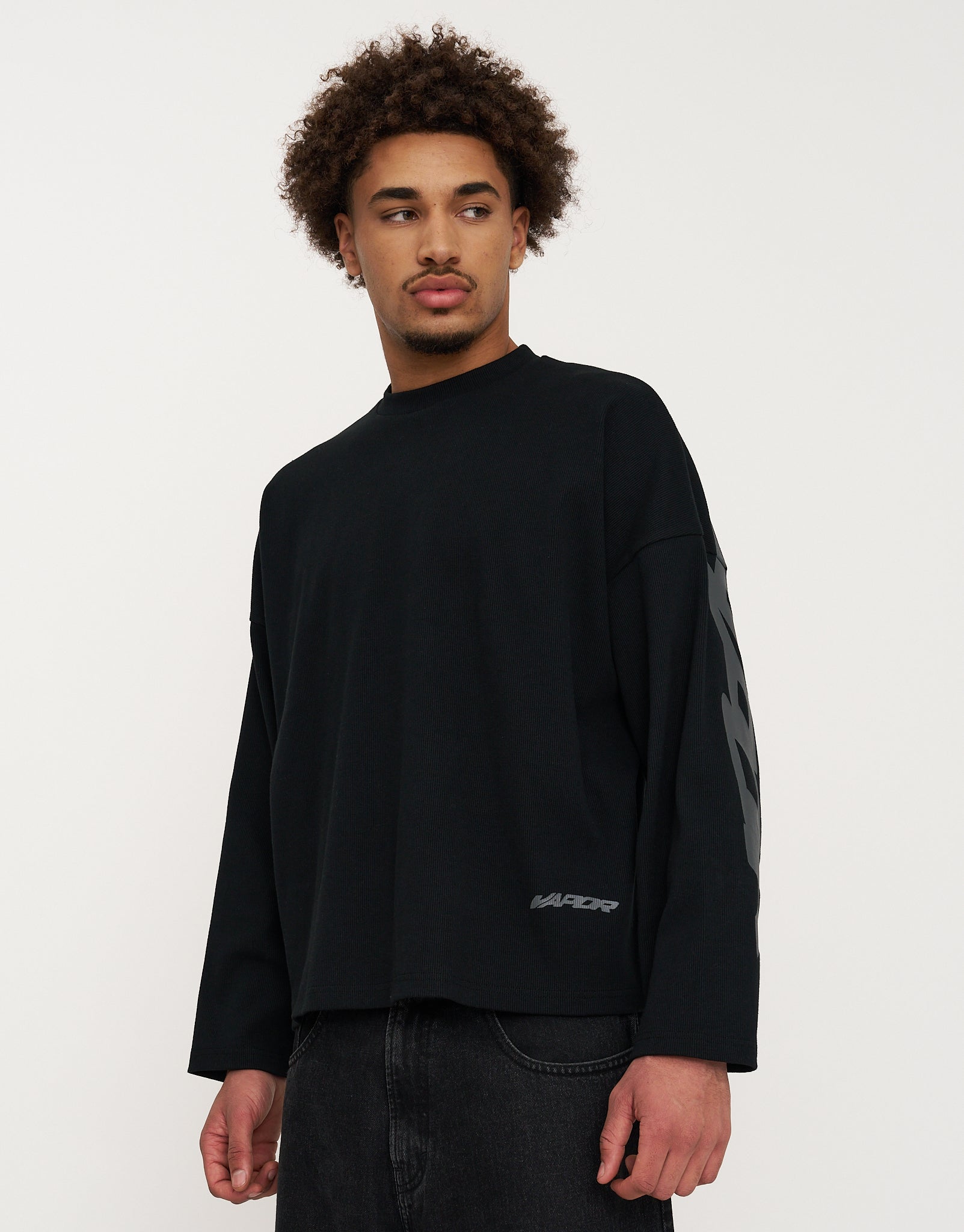Vapor Textured Long Sleeve T Shirt in Black | Hallensteins NZ
