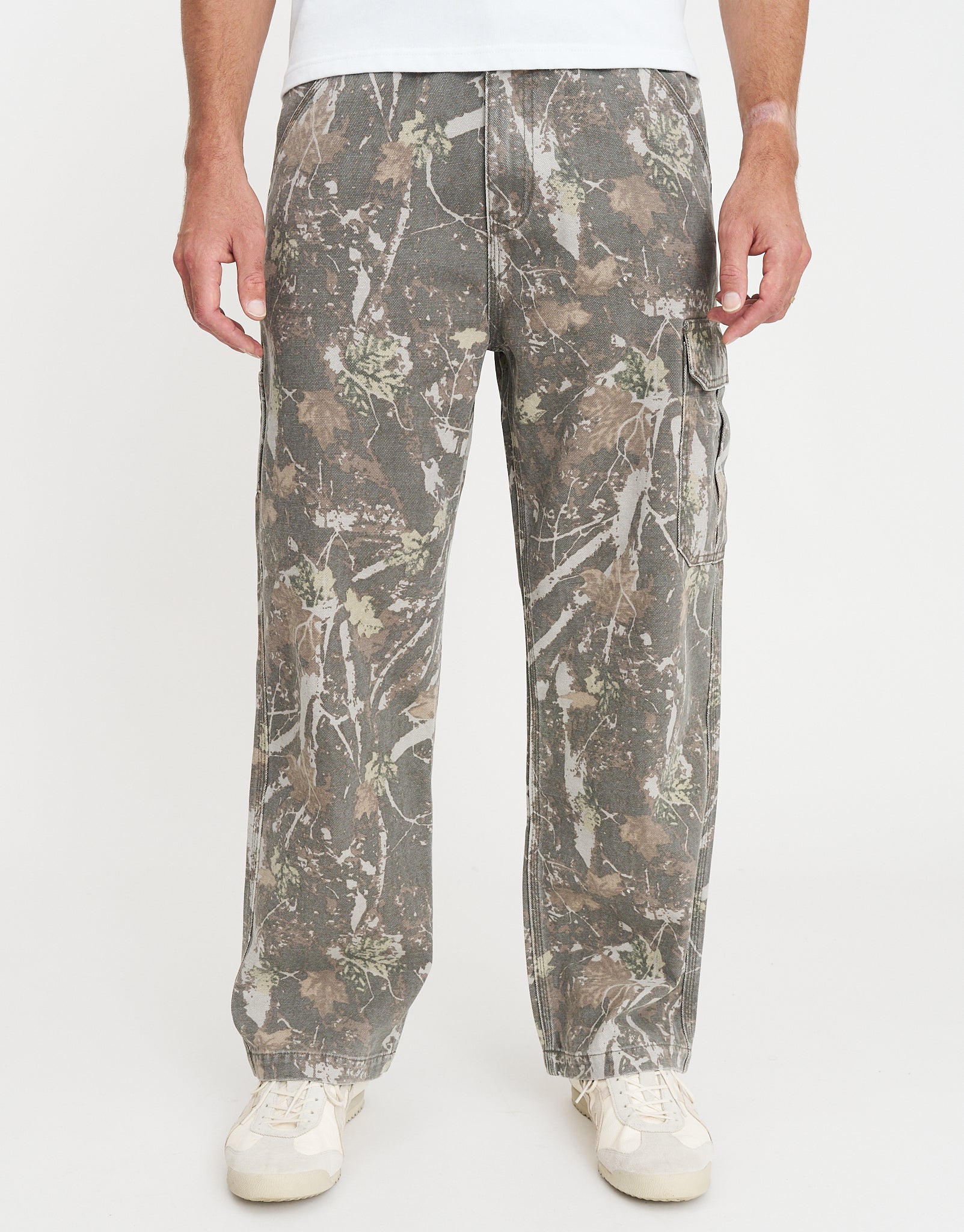 j*x様 90s griffin tree camo cargo pants 3 Vintage Foliage Carpenter Baggy Fit Pants in Camo | Hallensteins AU