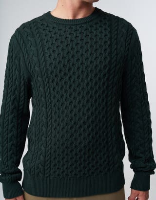 Cable Knit Crew Neck Jumper in Dark Green Detail2