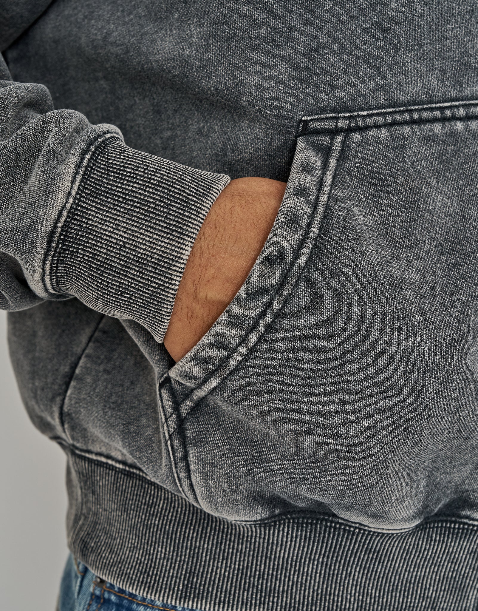 Washed Oversized Cropped Zip Up Hoodie in Black | Hallensteins AU