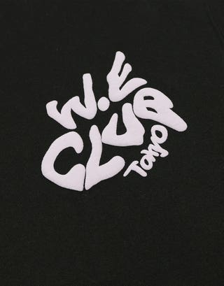 Weekend Club International Box Fit T Shirt in Black 003 Back