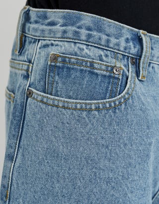 Baggy Fit Jorts in Blue Fade Detail2