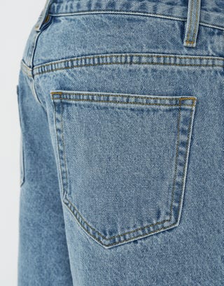 Baggy Fit Jorts in Blue Fade Detail3