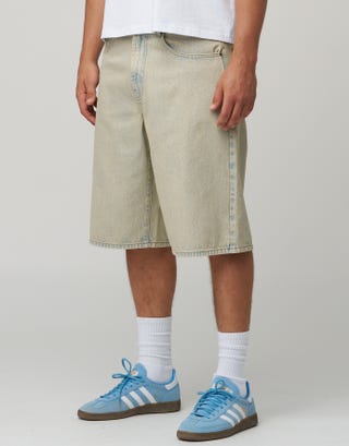 Baggy Fit Jorts in Butter Wash Detail2