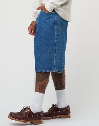 Baggy Fit Jorts in Mid Wash Detail2