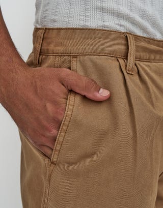 Relaxed Fit Pleated Shorts in Brown Detail3