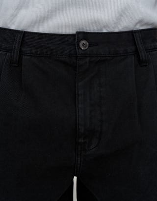 Relaxed Fit Pleated Shorts in Washed Black Detail2