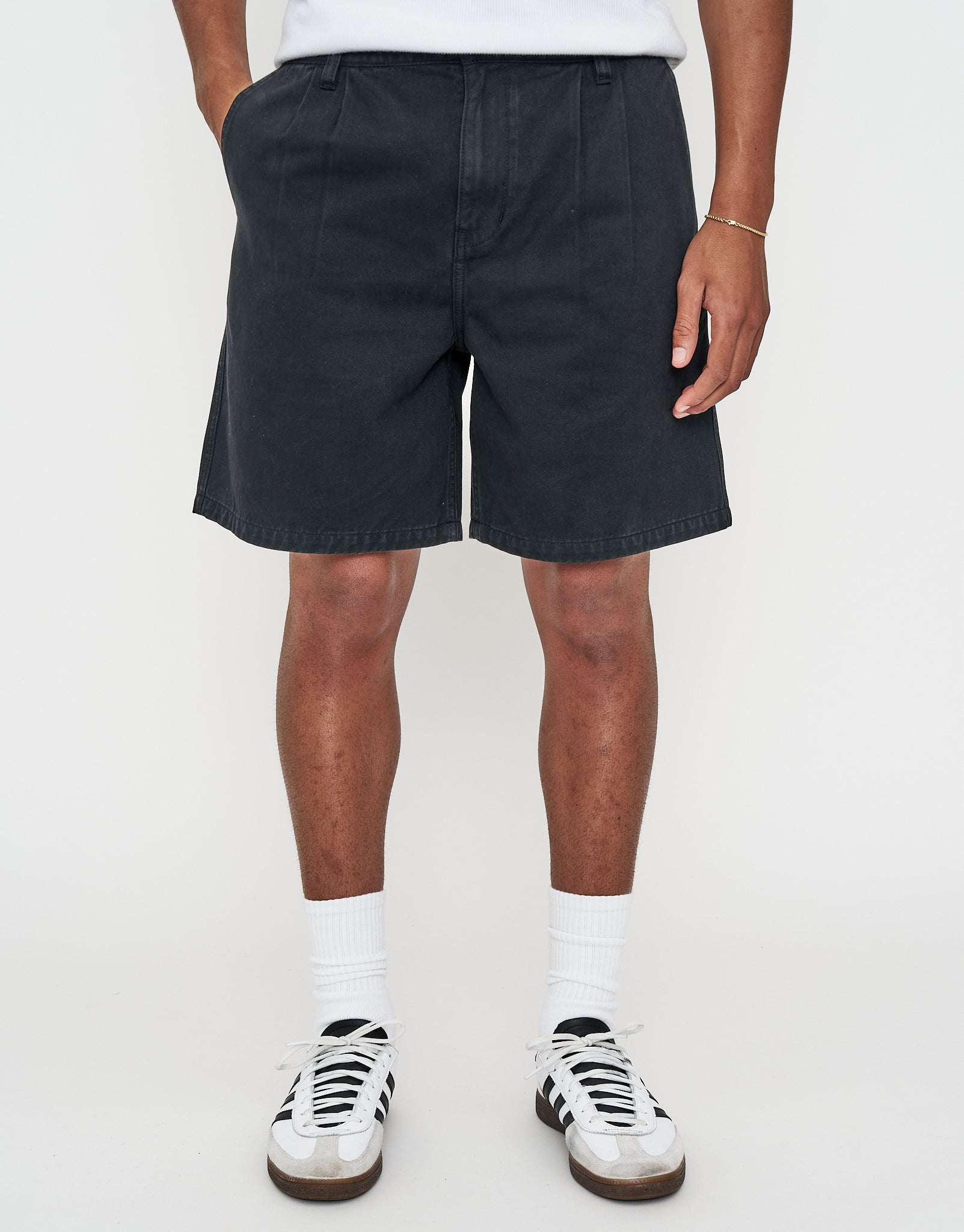 gd-pleated-short-washed-black-