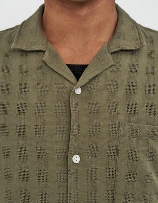 Brooklyn Short Sleeve Shirt in Clover Green Detail