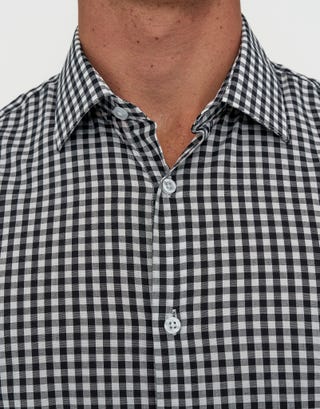Check Business Shirt in Black Detail