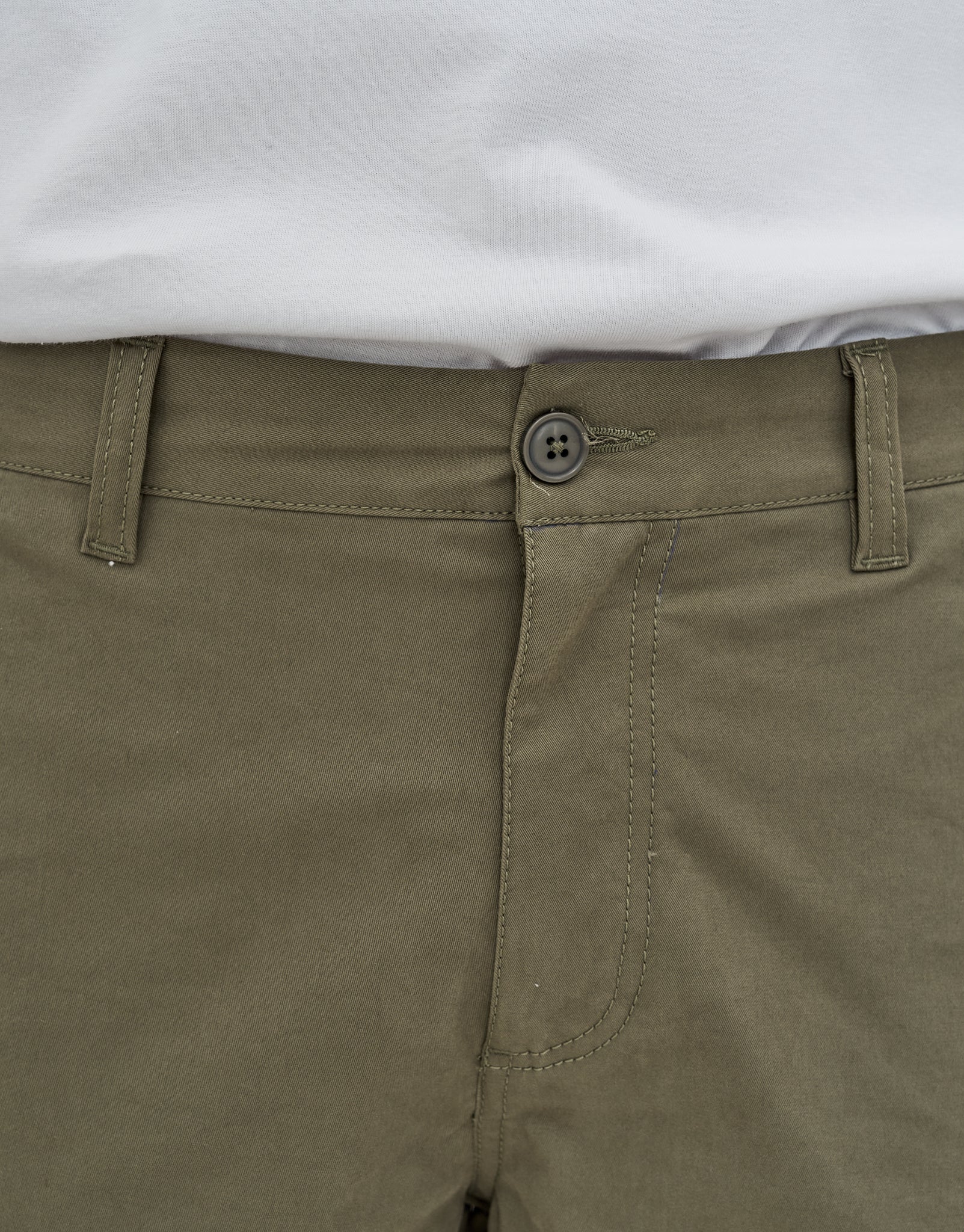 Delta Standard Fit Chinos in Khaki | Hallensteins NZ