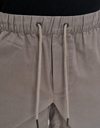 Easy Elastic Waist Shorts in Taupe Detail