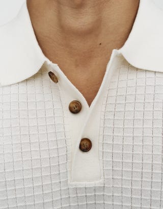 Knitted Short Sleeve Polo in Snow Detail