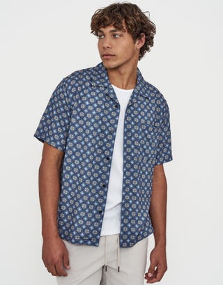 Mosaic Short Sleeve Shirt in Ombre Blue Front