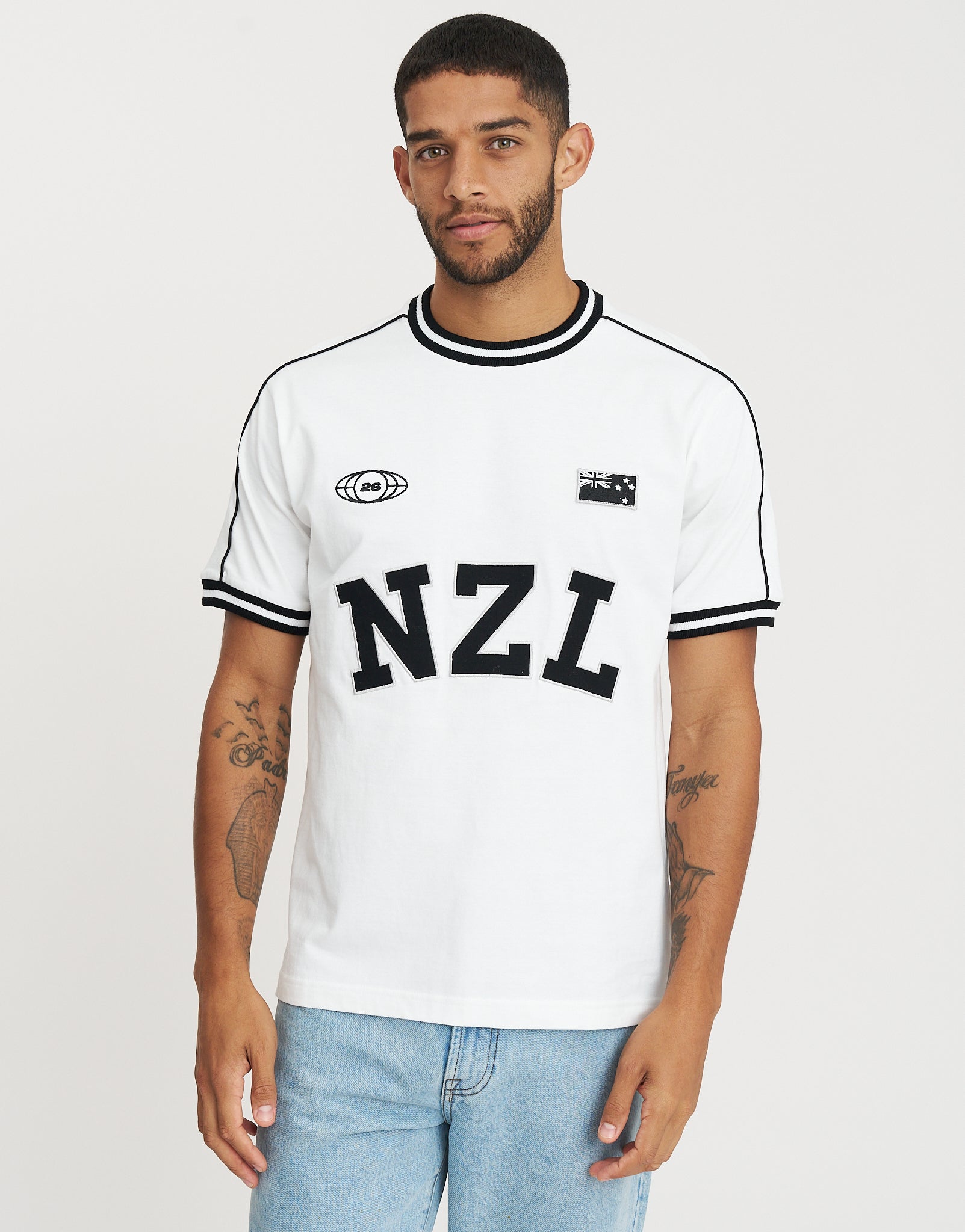 Retro NZL Football T Shirt in Blanc | Hallensteins NZ