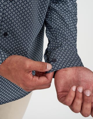 Prism Long Sleeve Shirt in Navy Detail2