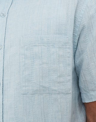 Textured Short Sleeve Shirt in Lt Blue Detail3