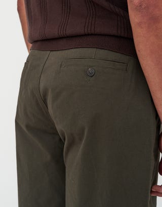 Stretch Chino Slim Fit Shorts in Forest Green Detail