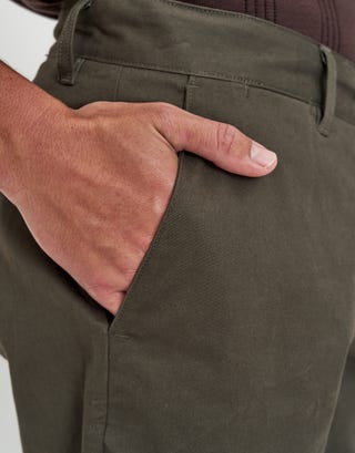 Stretch Chino Slim Fit Shorts in Forest Green Detail2