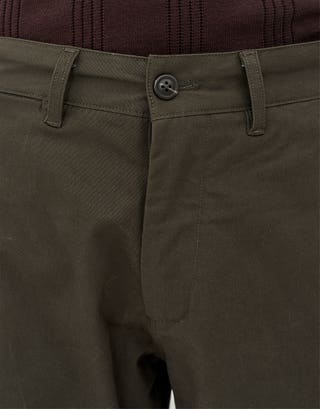 Stretch Chino Slim Fit Shorts in Forest Green Detail3