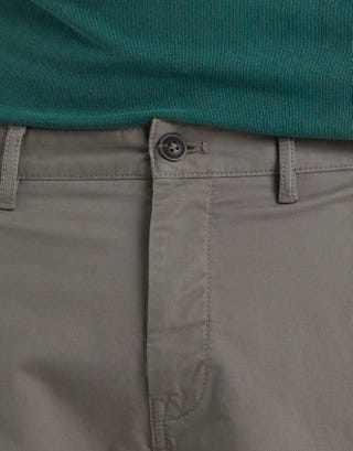 Stretch Chino Slim Fit Shorts in Mid Grey Detail