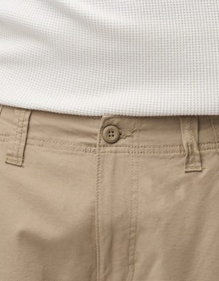 Plain Regular Fit Cargo Shorts in Tan Detail2