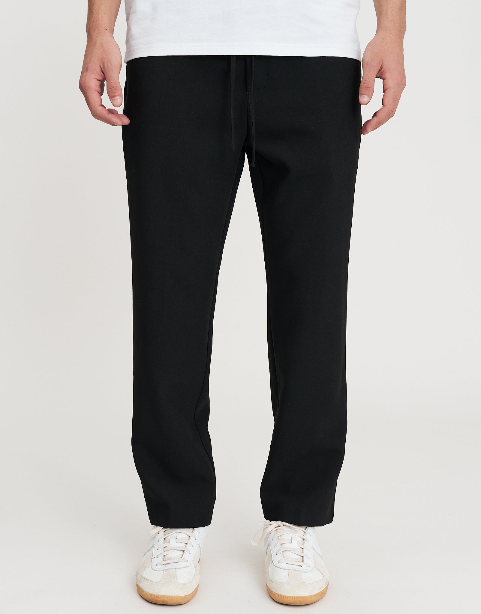 hb-smart-ew-jogger-black-front