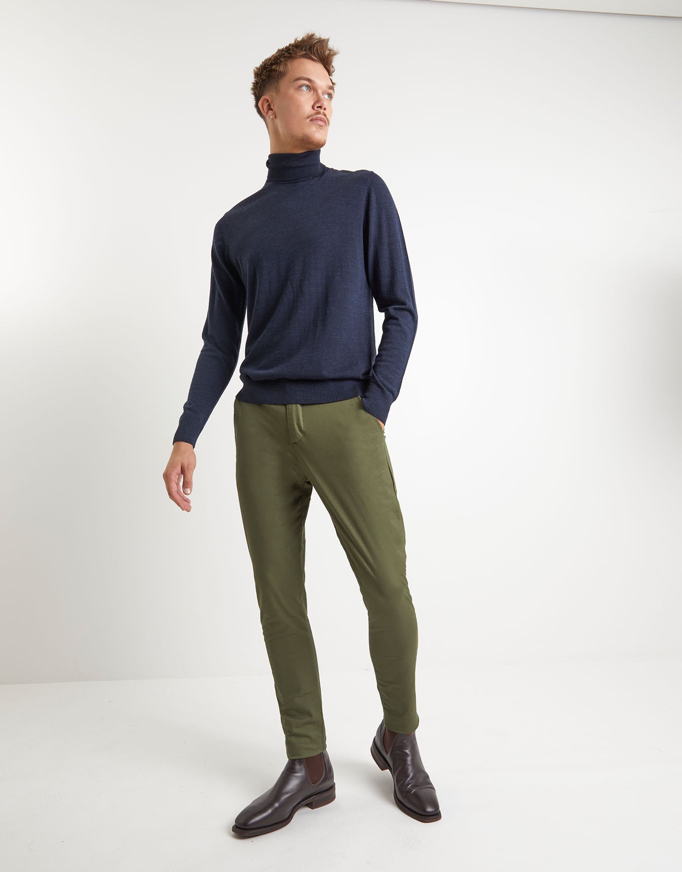 100% Merino Roll Neck Jumper in Navy 