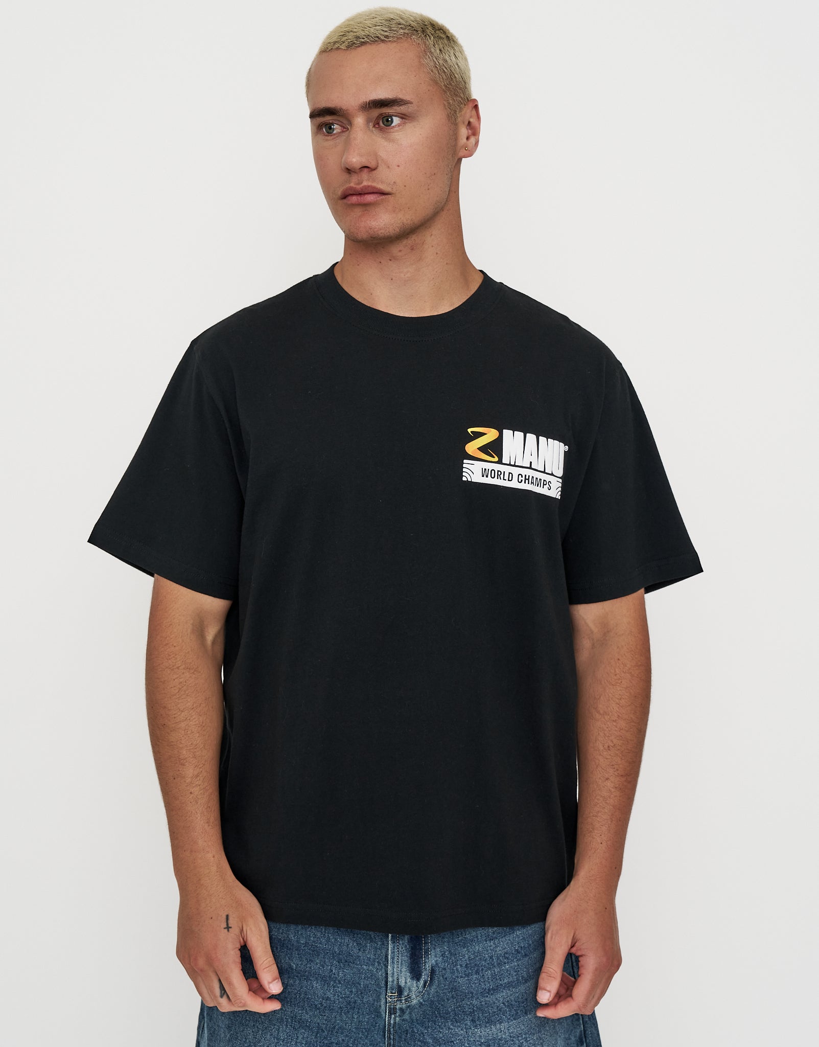Man “ World”Tシャツ Z Manu World Champs Relaxed Fit T Shirt in Solid Black