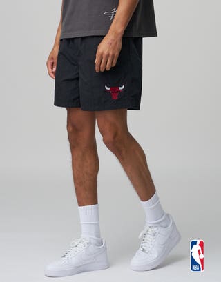 NBA Chicago Bulls Elastic Waist Shorts in Black Detail