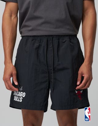 NBA Chicago Bulls Elastic Waist Shorts in Black Detail2