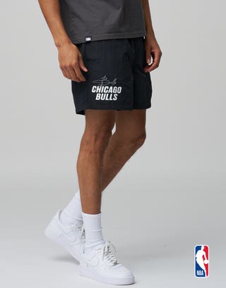 NBA Chicago Bulls Elastic Waist Shorts in Black Detail3