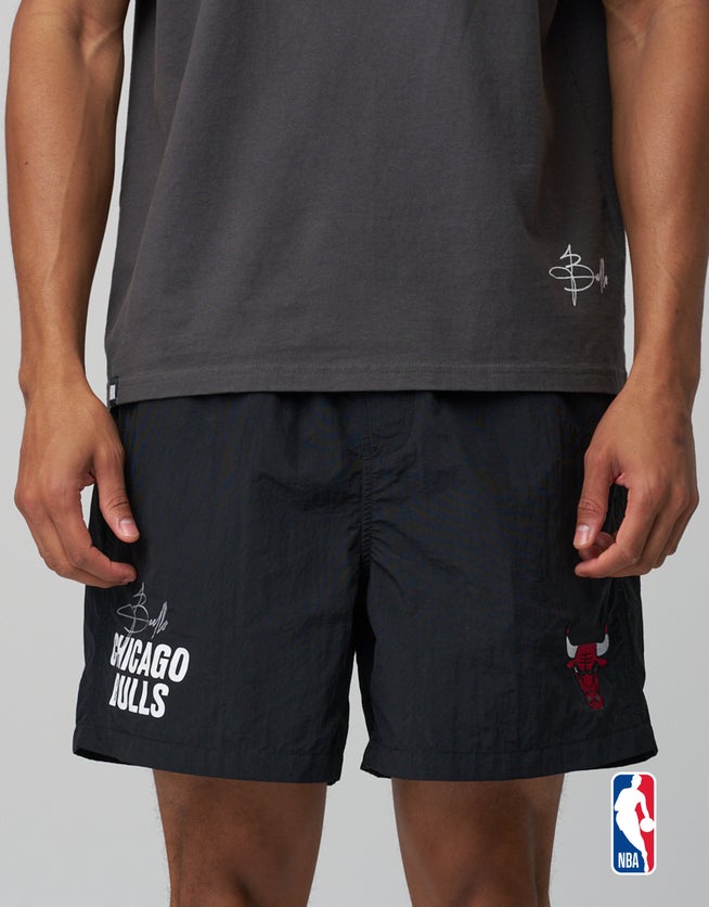 NBA Chicago Bulls Elastic Waist Shorts in Black Hallensteins AU