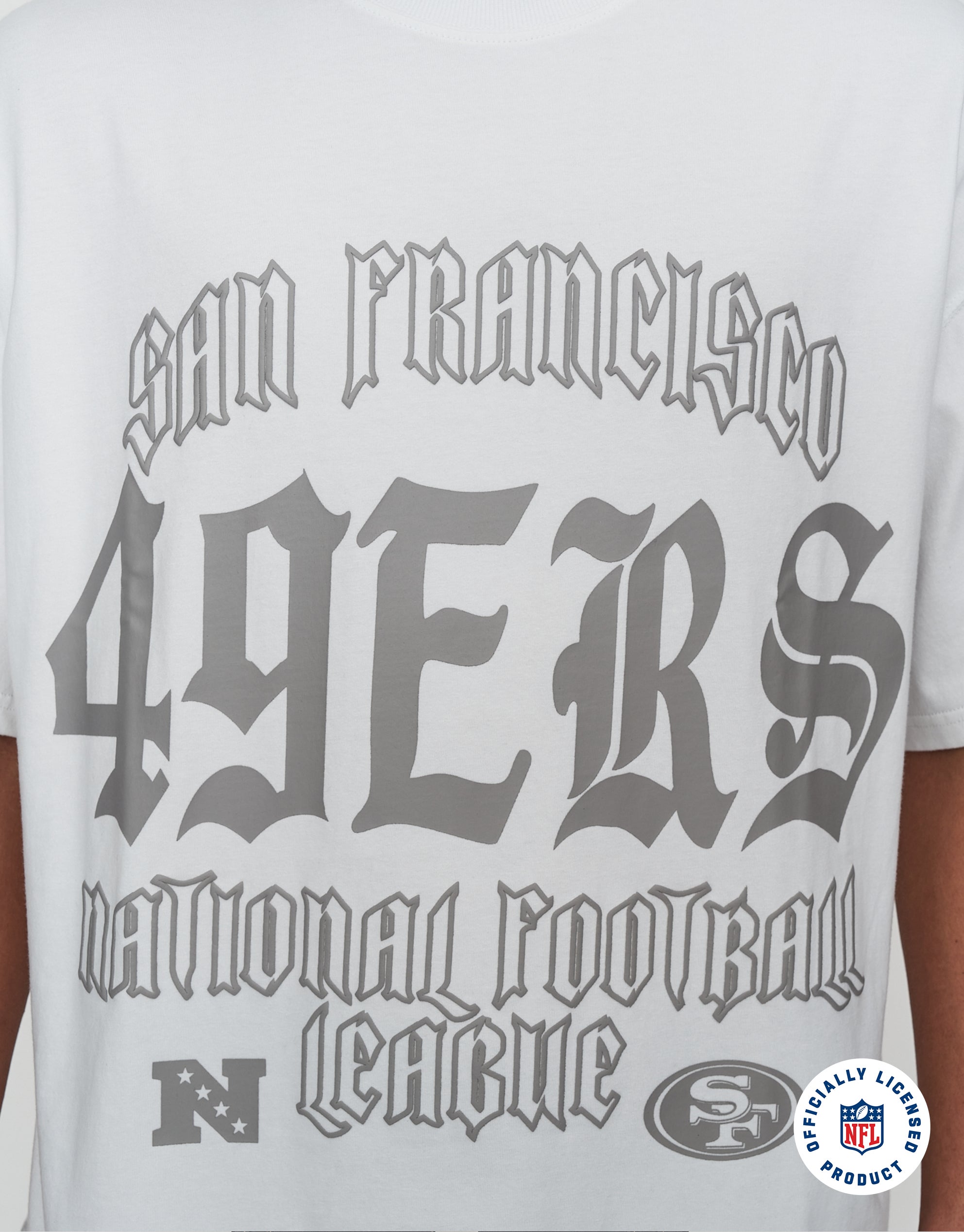 NFL 49ers Stack Box Fit T Shirt in Blanc | Hallensteins NZ