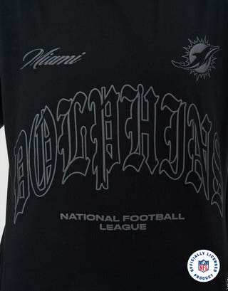 NFL Dolphins Monchrome Box Fit T Shirt in Black Detail