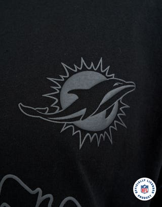 NFL Dolphins Monchrome Box Fit T Shirt in Black Detail3