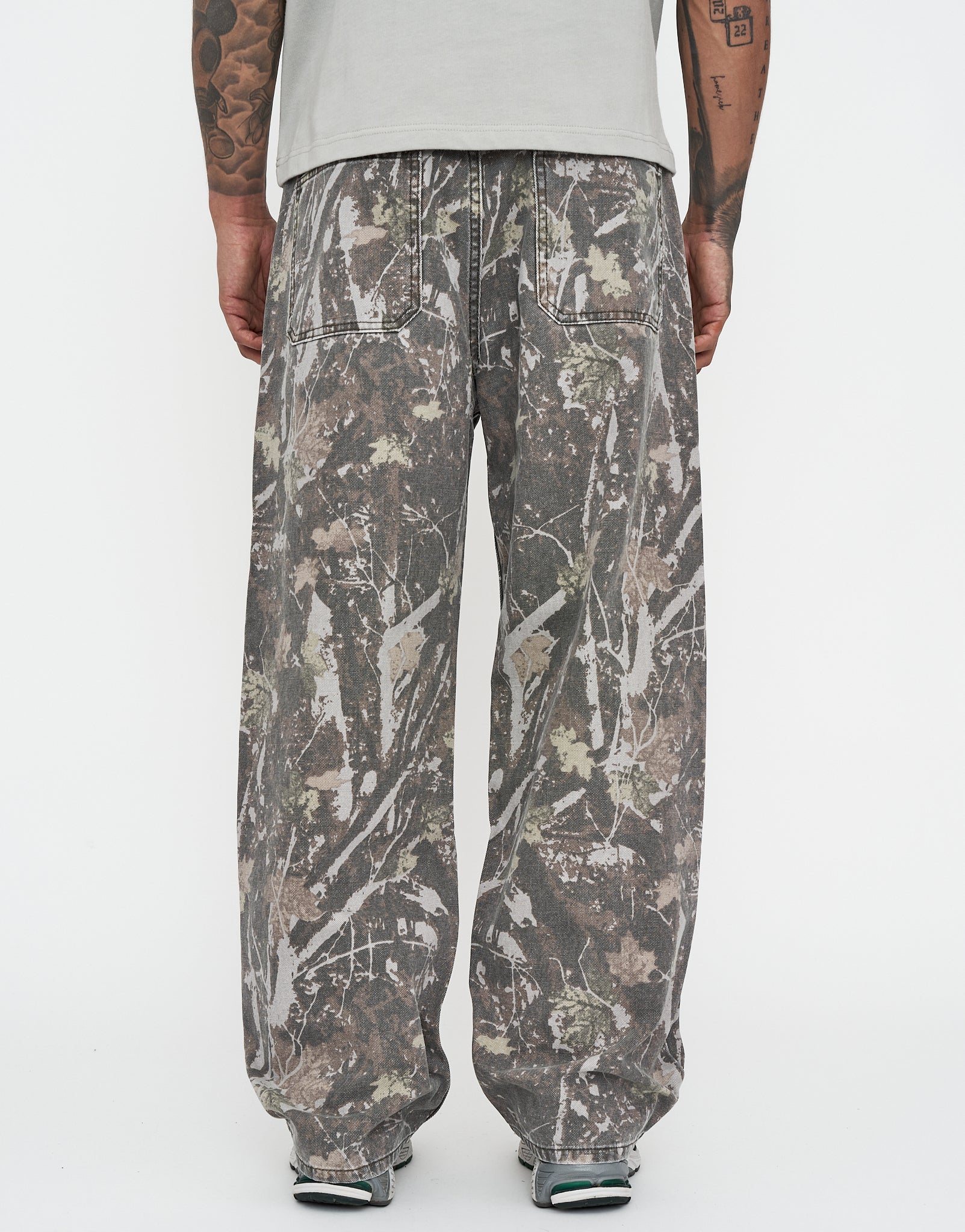 Baggy Vintage Foliage Camo Pants in Camo | Hallensteins NZ