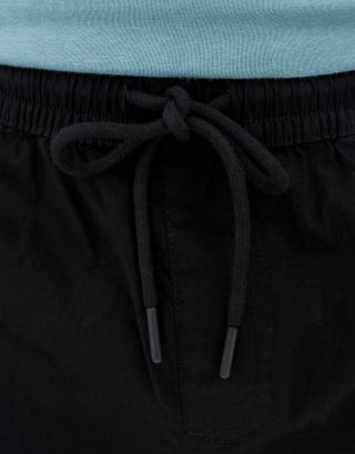 Training Club Everyday Shorts in Black Detail2