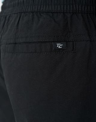 Training Club Everyday Shorts in Black Detail3